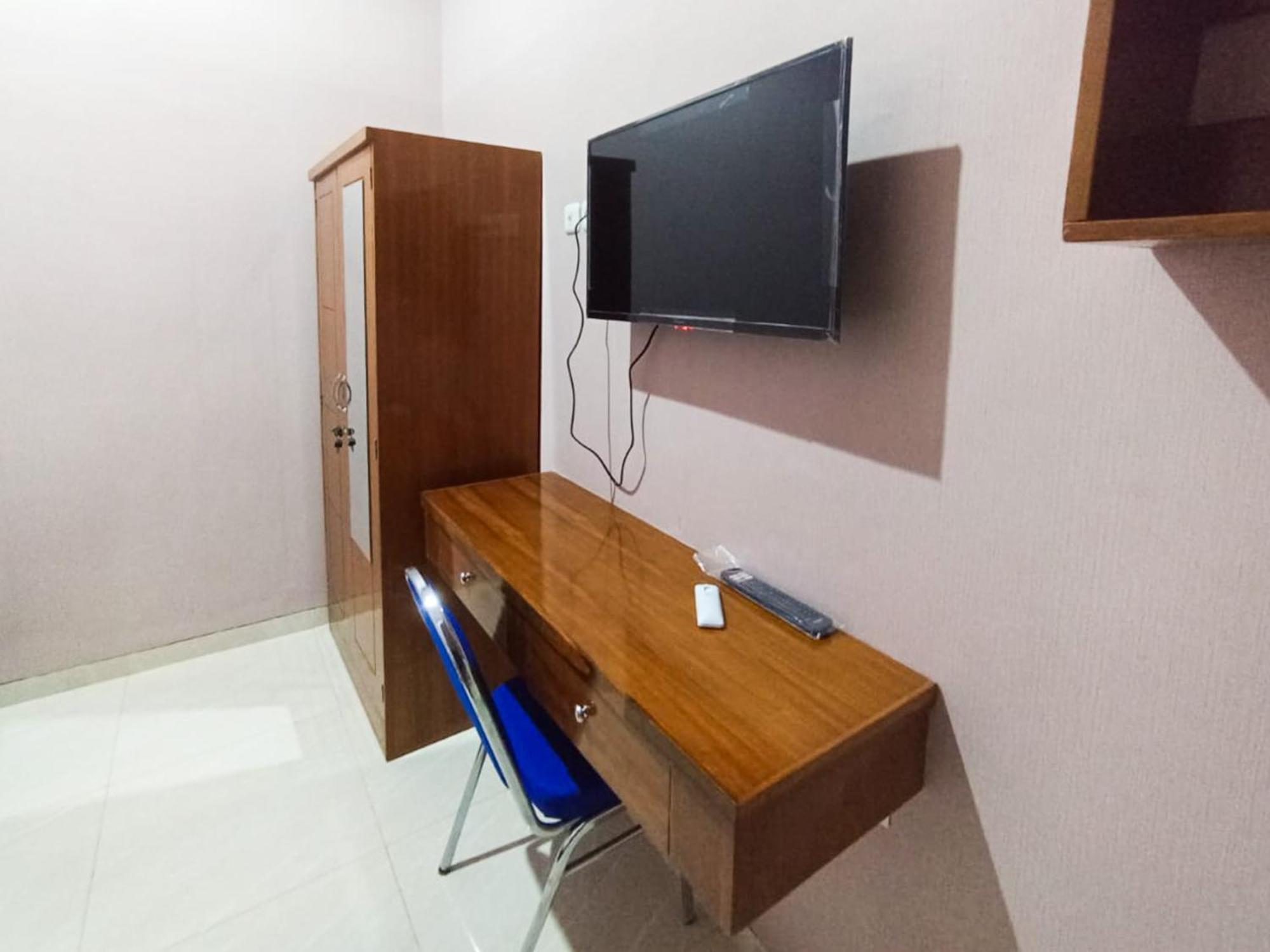 Hotel De Corner 2 Redpartner Madiun