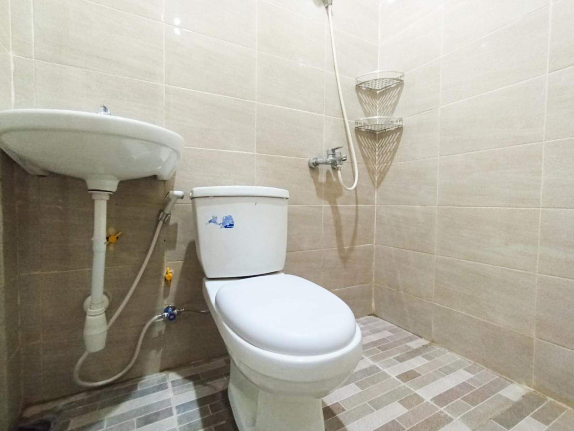 De Corner 2 Redpartner 2* Madiun